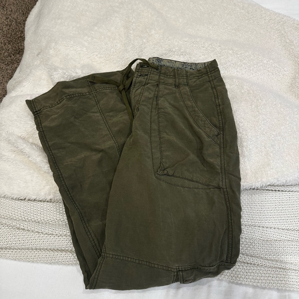 Anthropologie Pilcro silky cargo pant
